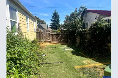 210 Hoyt St S, Salem, OR 97302 - Photo 19