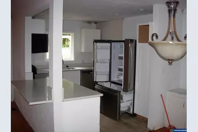 3393 Pioneer Dr SE, Salem, OR 97302 - Photo 9