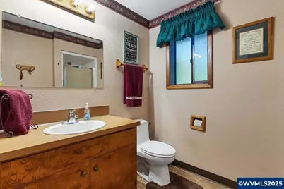 2091 Eola Dr NW, Salem, OR 97304 - Photo 17