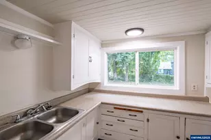 121 S Williams (125) St, Lebanon, OR 97355 - Photo 9