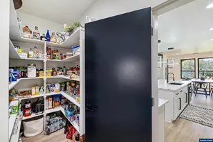 653 NW East Thornton Lake Dr, Albany, OR 97321 - Photo 11