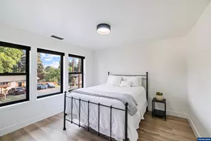 653 NW East Thornton Lake Dr, Albany, OR 97321 - Photo 33