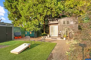 653 NW East Thornton Lake Dr, Albany, OR 97321 - Photo 43