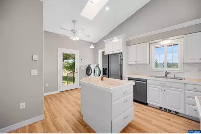 300 Reuben Boise Rd, Dallas, OR 97338 - Photo 19