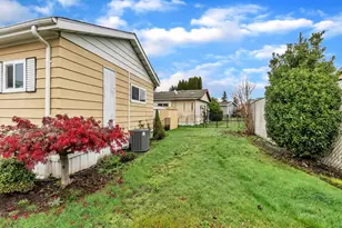 4230 Hazelgreen Rd NE, Salem, OR 97305 - Photo 9