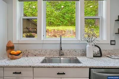 7060 NW Oak Creek Dr, Corvallis, OR 97330 - Photo 13