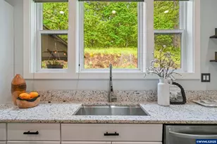 7060 NW Oak Creek Dr, Corvallis, OR 97330 - Photo 13