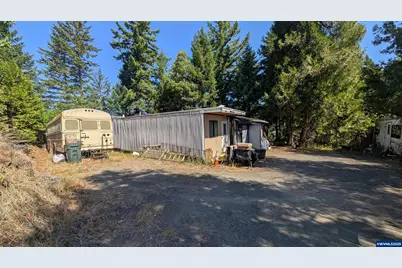 900 Old Cabin Dr, Glide, OR 97443 - Photo 1