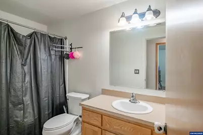 4560 Airport Ln, Sweet Home, OR 97386 - Photo 15