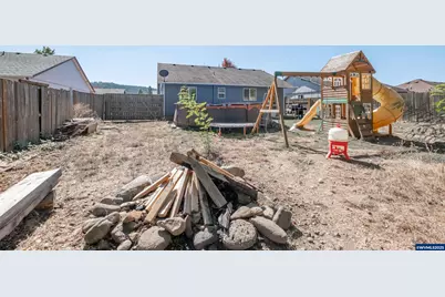 4560 Airport Ln, Sweet Home, OR 97386 - Photo 21