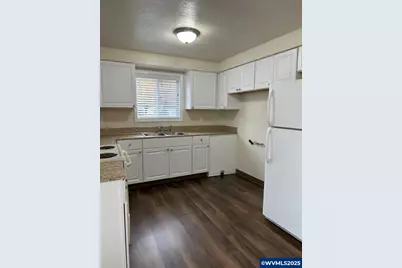 2870 Lancaster Dr NE, Salem, OR 97305 - Photo 13