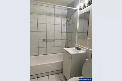 2910 Lancaster Dr NE, Salem, OR 97305 - Photo 15