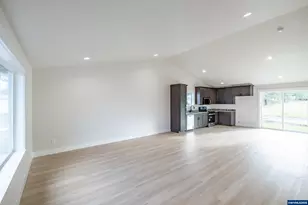 4485 Knotty Pne Ct, Sweet Home, OR 97386 - Photo 13