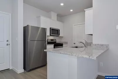 1211 Parkside Av, Woodburn, OR 97071 - Photo 5