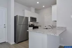 1211 Parkside Ave, Woodburn, OR 97071 - Photo 5