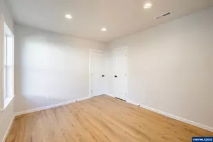 1078 Young St, Woodburn, OR 97071 - Photo 25