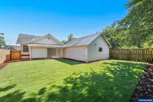 1078 Young St, Woodburn, OR 97071 - Photo 33