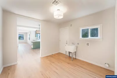 1078 Young St, Woodburn, OR 97071 - Photo 21