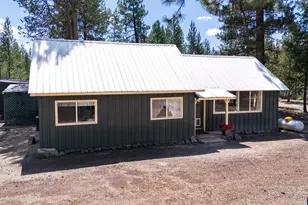 652 Chapman St, Gilchrist, OR 97737 - Photo 3