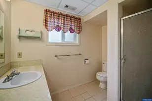 810 22nd Ave NW, Salem, OR 97304 - Photo 39