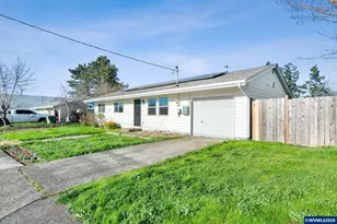 2235 Hoyt St SE, Salem, OR 97302 - Photo 3