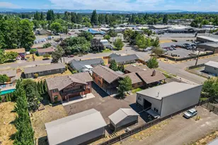 3795 Blossom Dr NE, Salem, OR 97305 - Photo 9