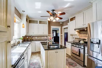 3795 Blossom Dr NE, Salem, OR 97305 - Photo 13