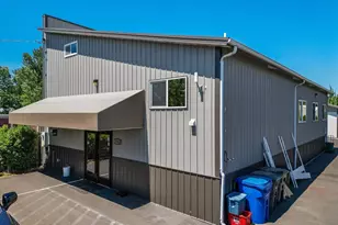 3795 Blossom Dr NE, Salem, OR 97305 - Photo 3