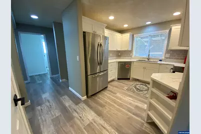 1553 Ammon NW St, Salem, OR 97304 - Photo 5