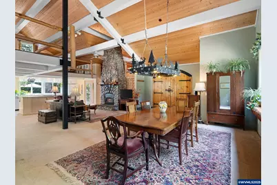 19875 SW Meadow View Dr, McMinnville, OR 97128 - Photo 9