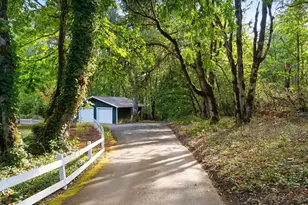 19875 SW Meadow View Dr, McMinnville, OR 97128 - Photo 43