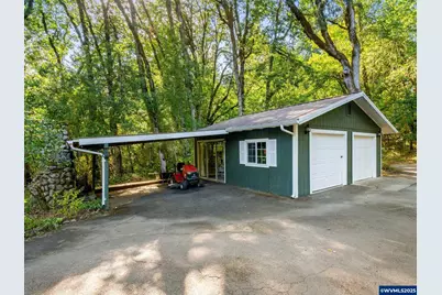 19875 SW Meadow View Dr, McMinnville, OR 97128 - Photo 39