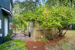 19875 SW Meadow View Dr, McMinnville, OR 97128 - Photo 35