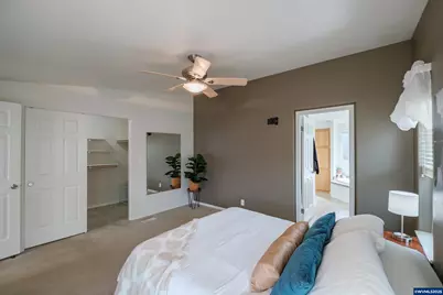 698 Royalty Cir NE, Salem, OR 97301 - Photo 15