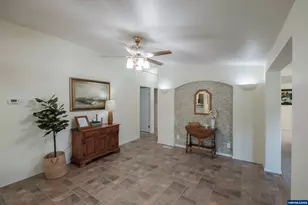 698 Royalty Cir NE, Salem, OR 97301 - Photo 1