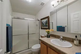 698 Royalty Cir NE, Salem, OR 97301 - Photo 13