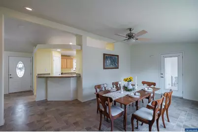 698 Royalty Cir NE, Salem, OR 97301 - Photo 9