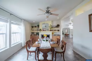 698 Royalty Cir NE, Salem, OR 97301 - Photo 9