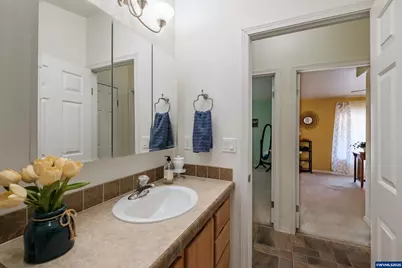 698 Royalty Cir NE, Salem, OR 97301 - Photo 13