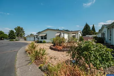 698 Royalty Cir NE, Salem, OR 97301 - Photo 31