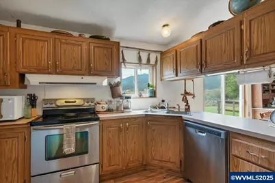 36280 Airport Dr, Lebanon, OR 97355 - Photo 13