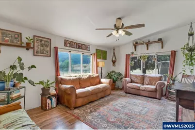 36280 Airport Dr, Lebanon, OR 97355 - Photo 17