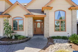 2815 Hazelnut Dr, Woodburn, OR 97071 - Photo 3