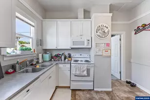 216 NW 13th St, Corvallis, OR 97330 - Photo 11