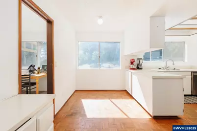 24358 Queen Anne Dr, Philomath, OR 97370 - Photo 11