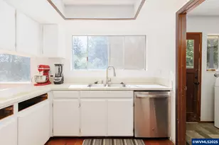 24358 Queen Anne Dr, Philomath, OR 97370 - Photo 13