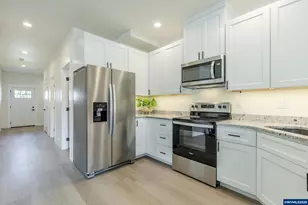 735 Periander Wy, Harrisburg, OR 97446 - Photo 11