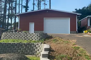 1715 NW 35th Pl, Lincoln City, OR 97367 - Photo 5