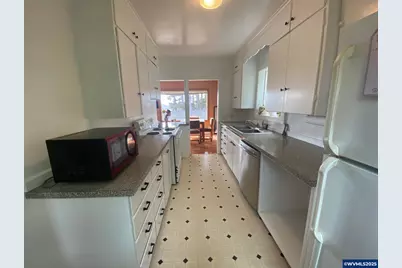 1715 NW 35th Pl, Lincoln City, OR 97367 - Photo 19