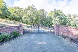 1920 Cochrane Ln, Dallas, OR 97338 - Photo 3